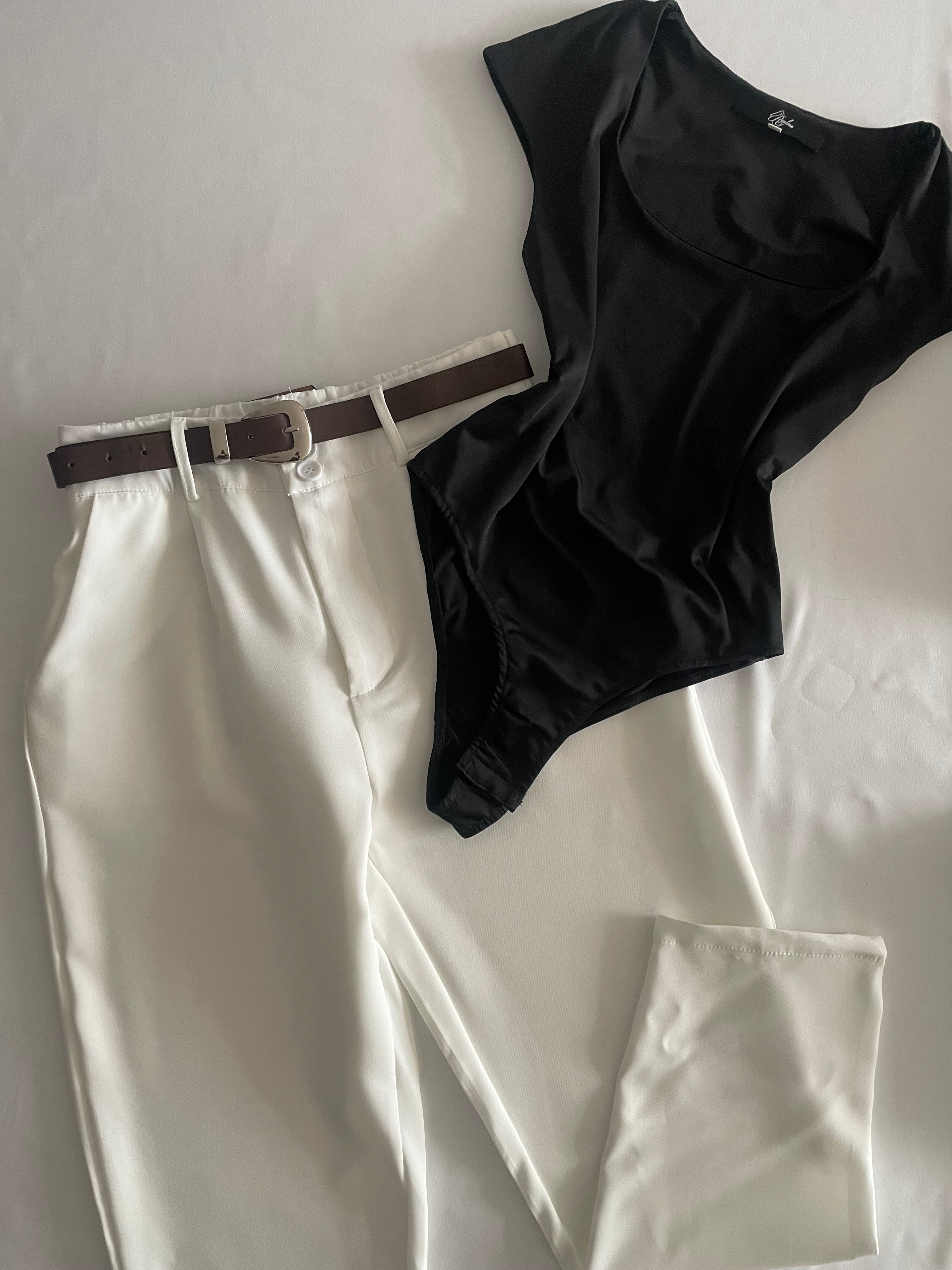 Conjunto negro y blanco pantalón Leticia y body Amanda